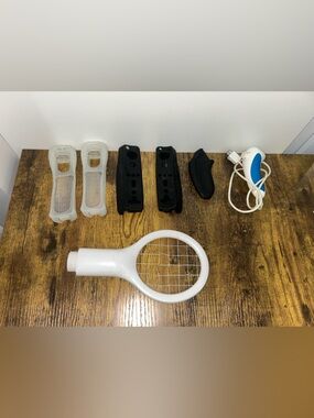 Lot #8 - Wii Accessories Bundle
